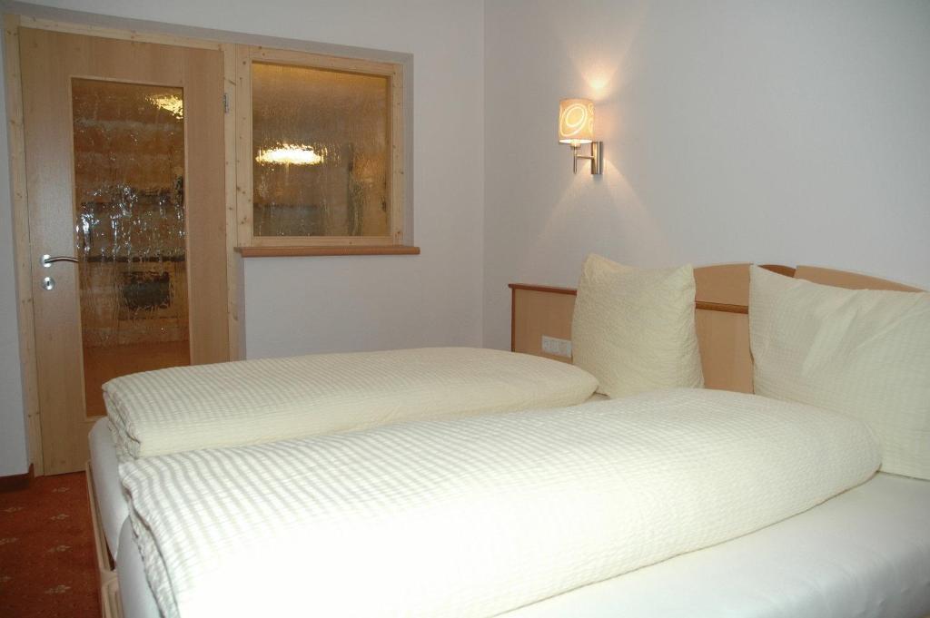 Appartementhaus zum Zegger Neustift im Stubaital Kamer foto